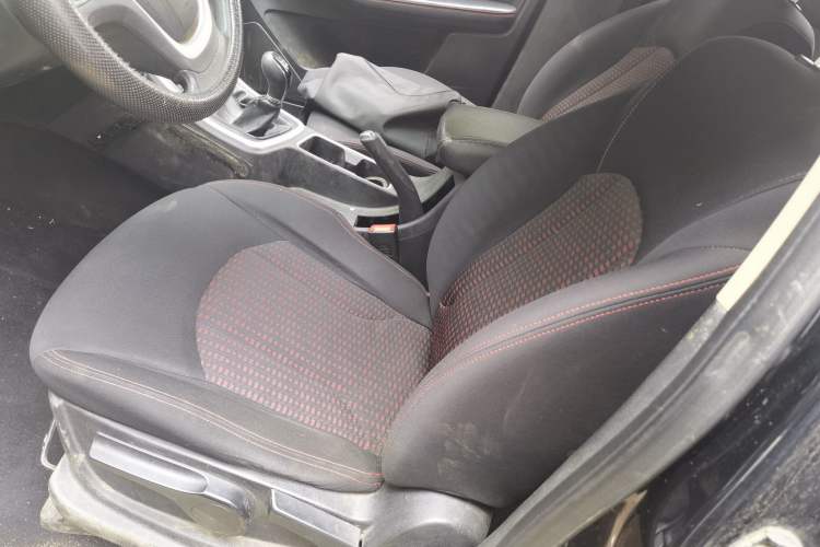 Used Baojun 560 2015 1.8L manual Comfort trim level Left Front Seat