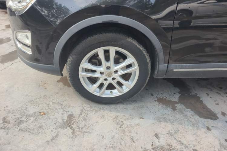 Used Baojun 560 2015 1.8L manual Comfort trim level Left Front Wheel Hub