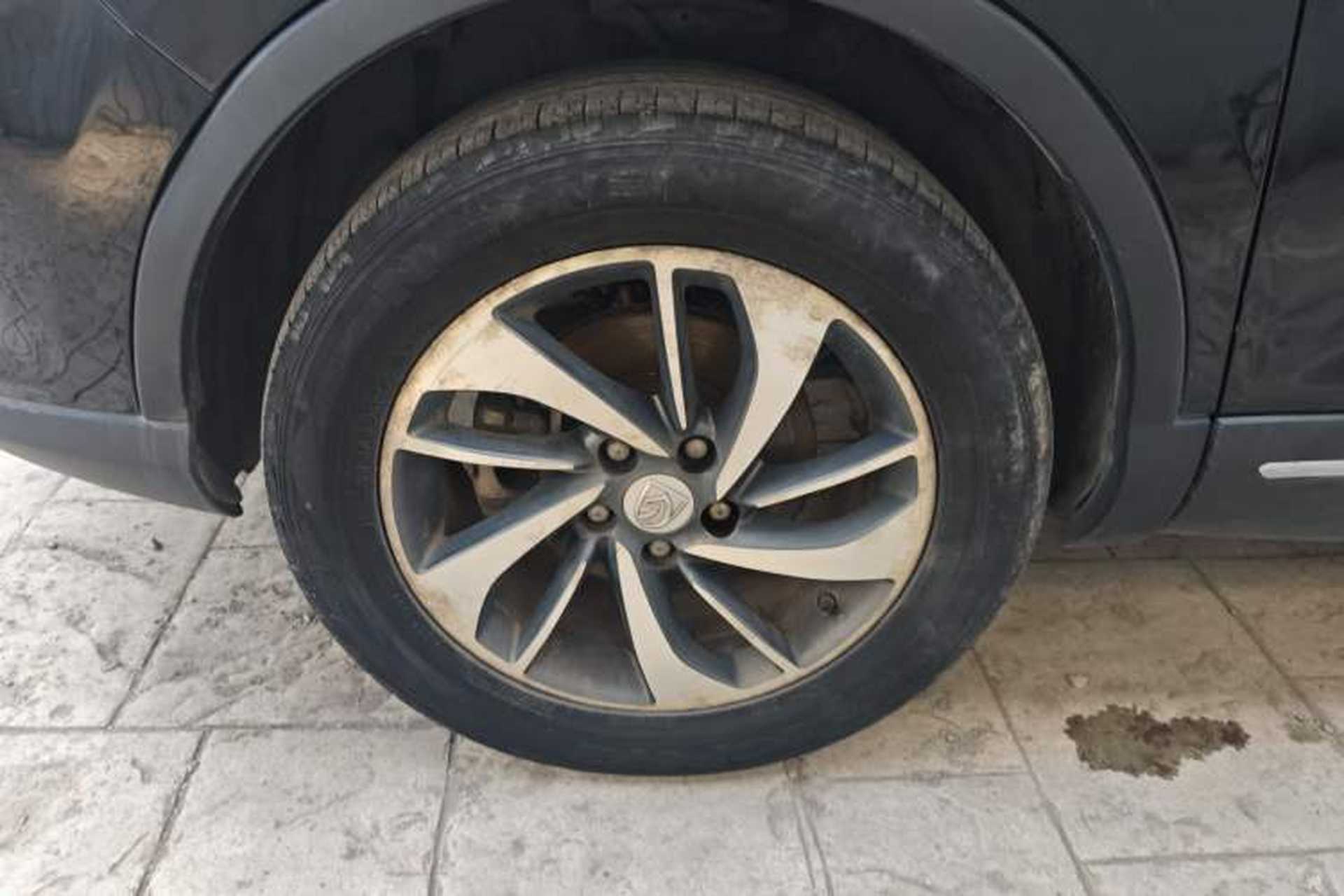 Used Baojun 560 2015 1.8L manual luxury version Left Front Wheel Hub