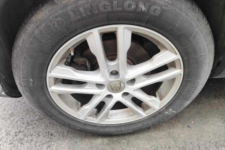 Used Baojun 560 2015 1.8L manual Comfort trim level Left Front Wheel Hub