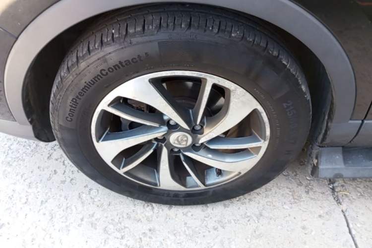 Used Baojun 560 2015 1.8L manual luxury version Left Front Wheel Hub