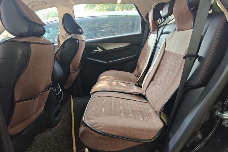 Used Baojun 560 2015 1.8L manual luxury version Left Rear Seat