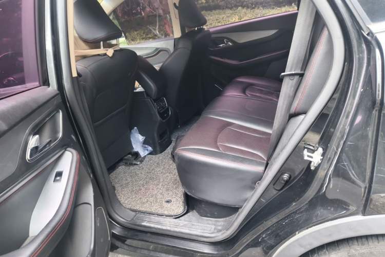 Used Baojun 560 2015 1.8L manual luxury version Left Rear Seat