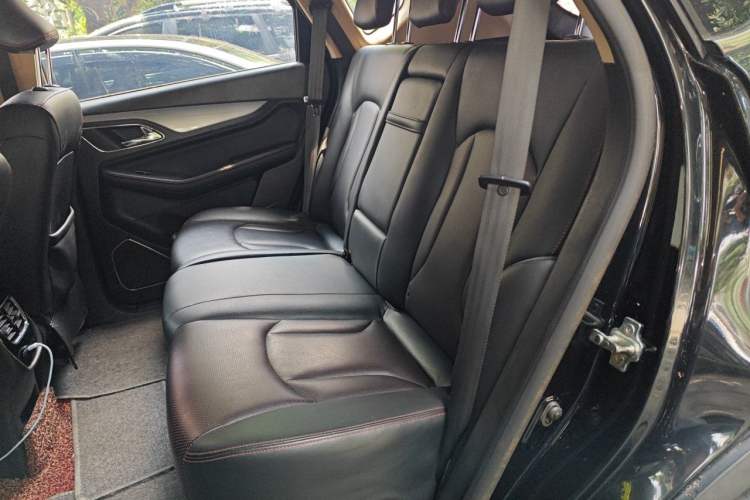 Used Baojun 560 2015 1.8L manual luxury version Left Rear Seat