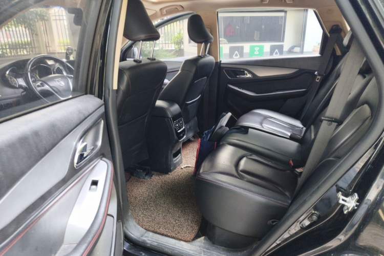 Used Baojun 560 2015 1.8L manual luxury version Left Rear Seat
