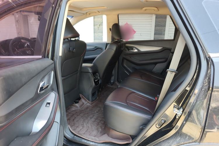 Used Baojun 560 2015 1.8L manual luxury version Left Rear Seat