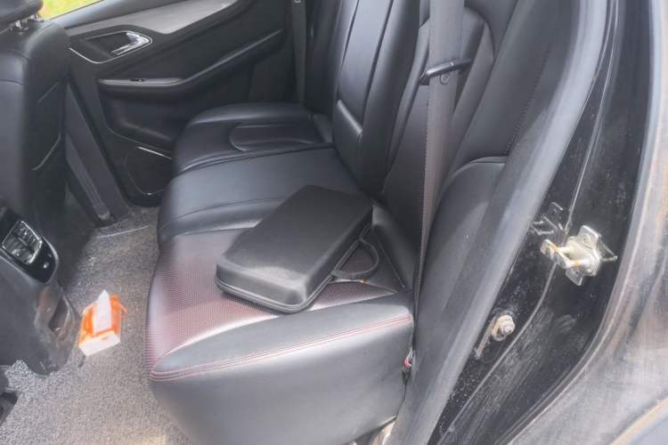 Used Baojun 560 2015 1.8L manual luxury version Left Rear Seat