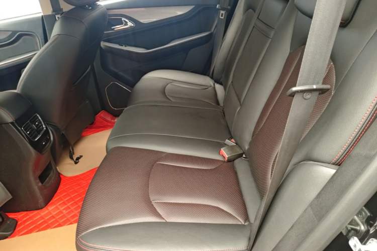 Used Baojun 560 2015 1.8L manual luxury version Left Rear Seat