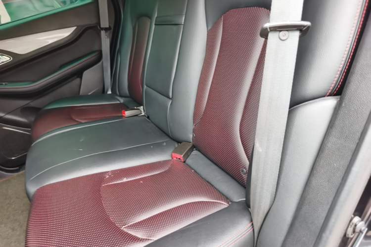 Used Baojun 560 2015 1.8L manual luxury version Left Rear Seat