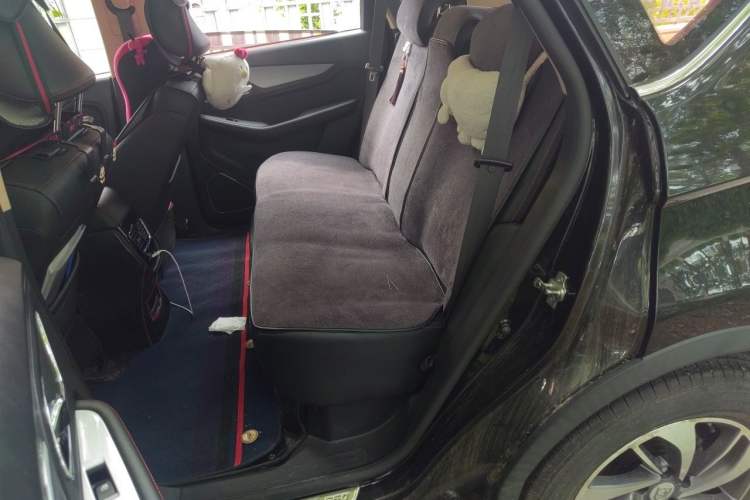 Used Baojun 560 2015 1.8L manual luxury version Left Rear Seat