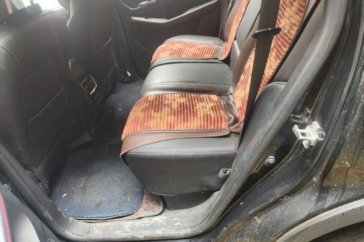 Used Baojun 560 2015 1.8L manual luxury version Left Rear Seat