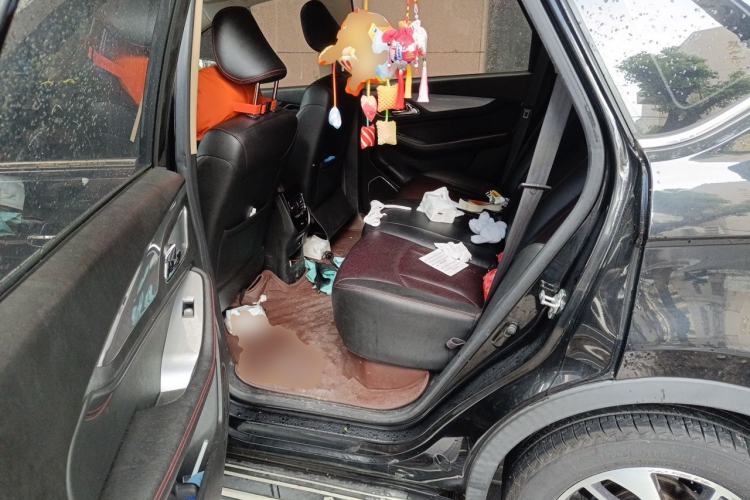 Used Baojun 560 2015 1.8L manual luxury version Left Rear Seat