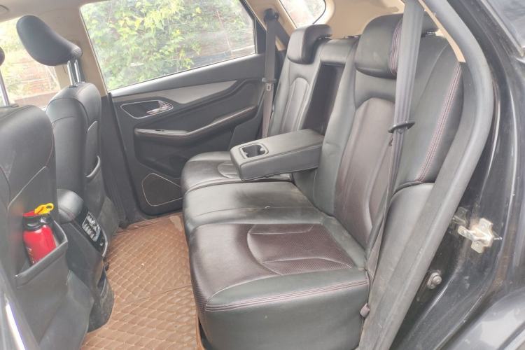 Used Baojun 560 2015 1.8L manual luxury version Left Rear Seat