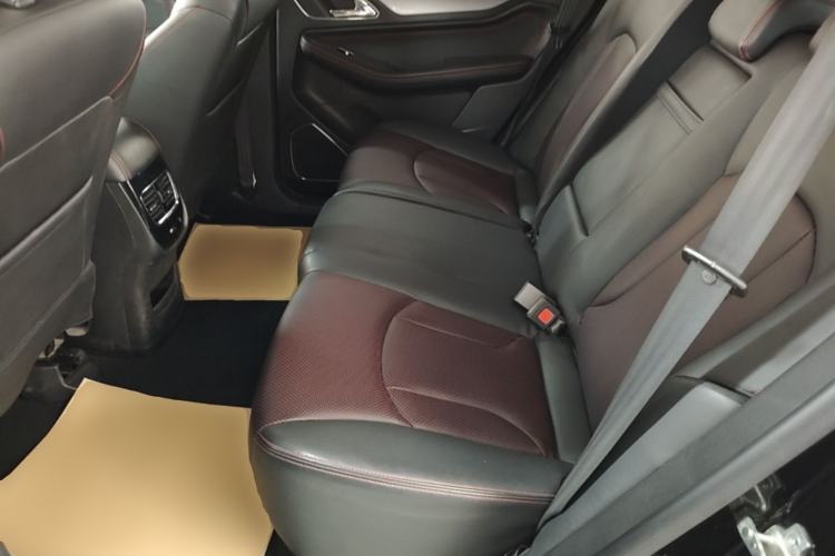 Used Baojun 560 2015 1.8L manual luxury version Left Rear Seat