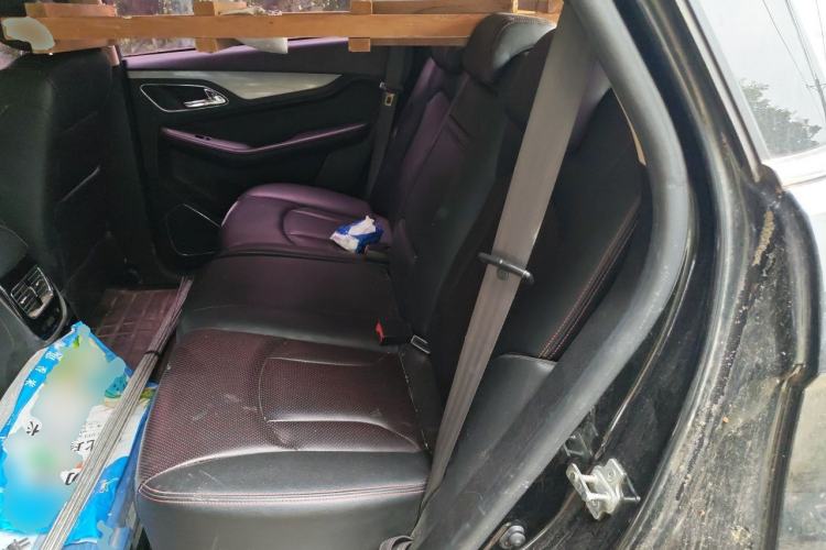 Used Baojun 560 2015 1.8L manual luxury version Left Rear Seat
