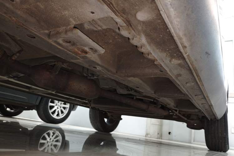 Used Baojun 560 2015 1.8L manual luxury version Left Side Sill