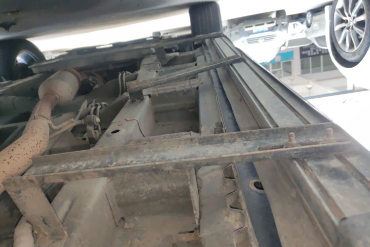 Used Baojun 560 2015 1.8L manual luxury version Left Side Sill