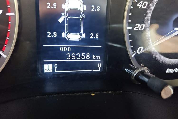 Used Baojun 560 2015 1.8L manual luxury version Odometer Close Up