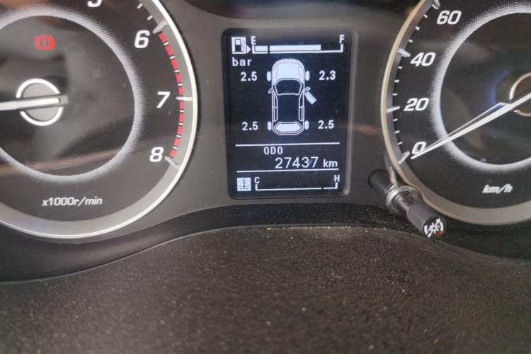 Used Baojun 560 2015 1.8L manual luxury version Odometer Close Up