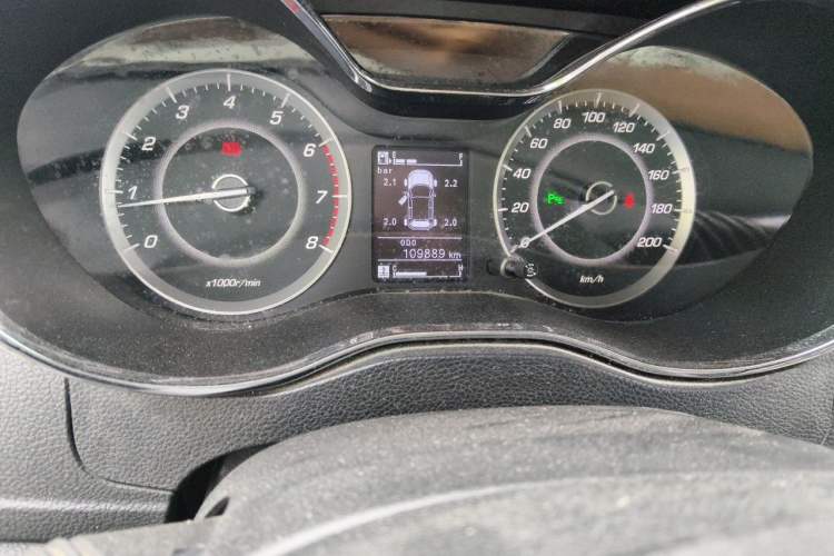 Used Baojun 560 2015 1.8L manual luxury version Odometer Close Up