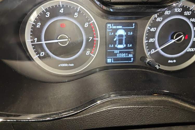 Used Baojun 560 2015 1.8L manual luxury version Odometer Close Up
