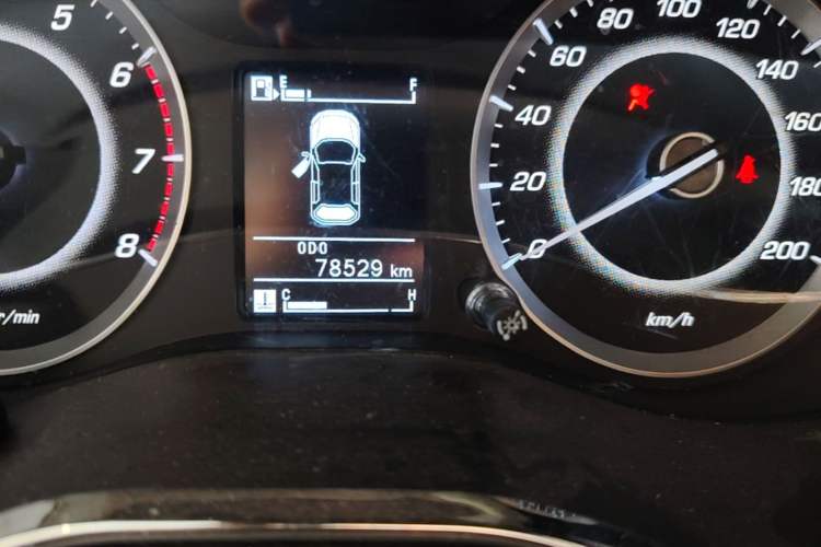 Used Baojun 560 2015 1.8L Manual Elite Edition Odometer Close Up