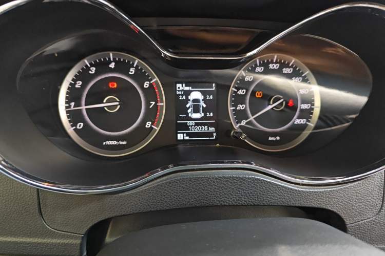 Used Baojun 560 2015 1.8L manual luxury version Odometer Close Up