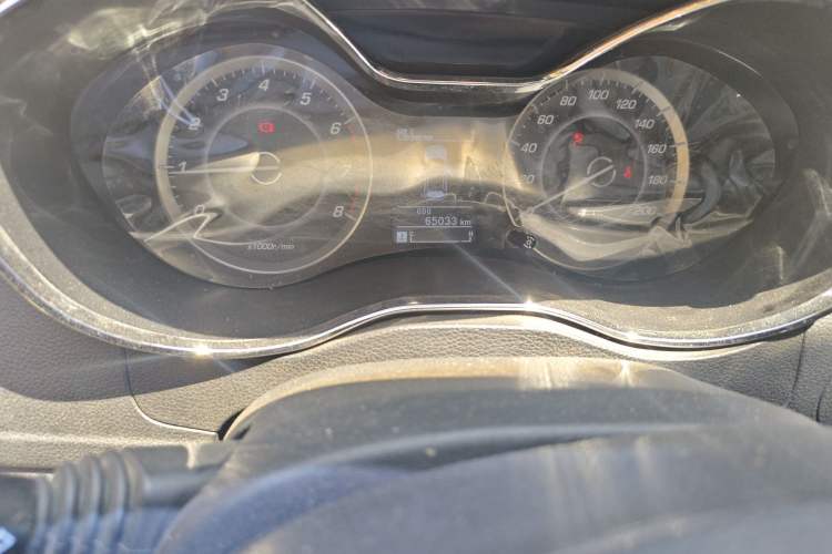 Used Baojun 560 2015 1.8L Manual Elite Edition Odometer Close Up