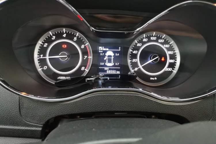 Used Baojun 560 2015 1.8L manual luxury version Odometer Close Up