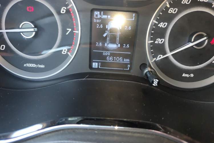 Used Baojun 560 2015 1.8L manual luxury version Odometer Close Up