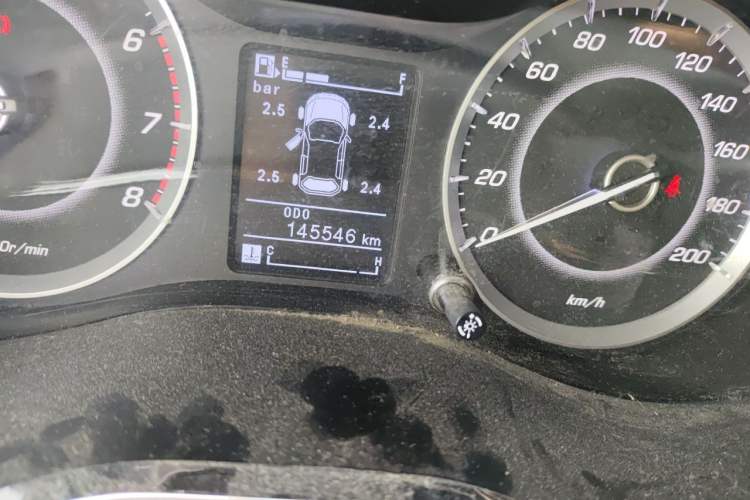 Used Baojun 560 2015 1.8L manual luxury version Odometer Close Up