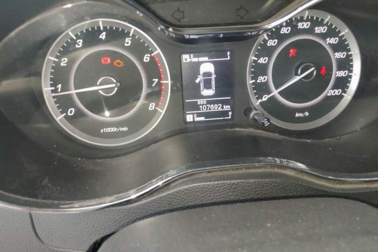Used Baojun 560 2015 1.8L Manual Elite Edition Odometer Close Up