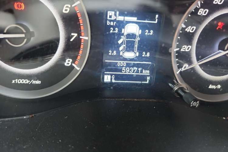 Used Baojun 560 2015 1.8L manual luxury version Odometer Close Up