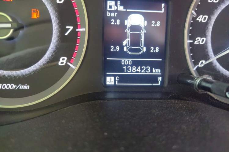Used Baojun 560 2015 1.8L manual luxury version Odometer Close Up