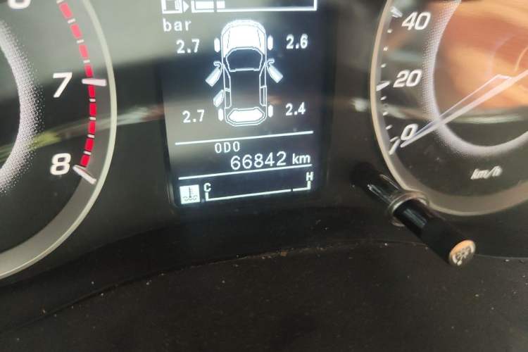 Used Baojun 560 2015 1.8L manual luxury version Odometer Close Up
