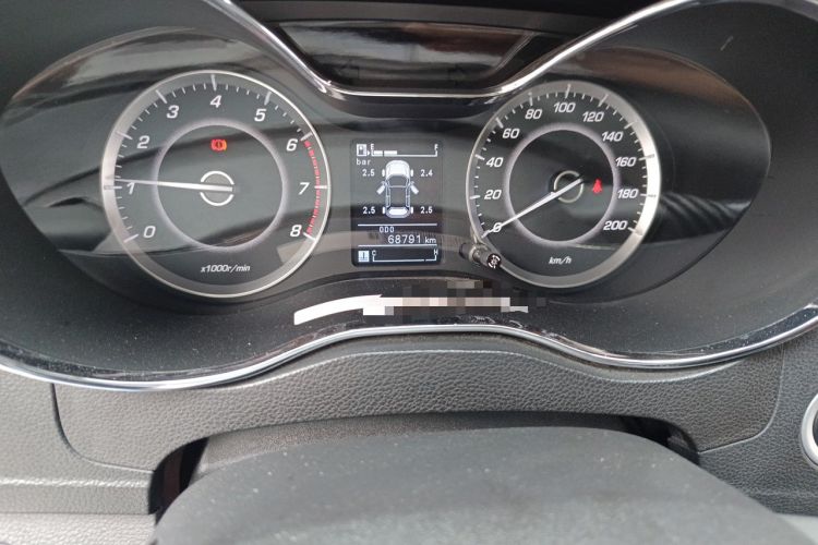 Used Baojun 560 2015 1.8L manual luxury version Odometer Close Up