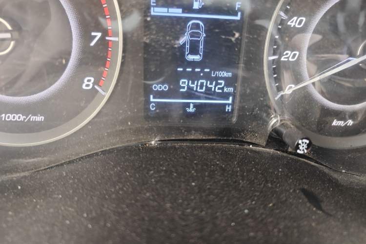 Used Baojun 560 2015 1.8L manual Comfort trim level Odometer Close Up
