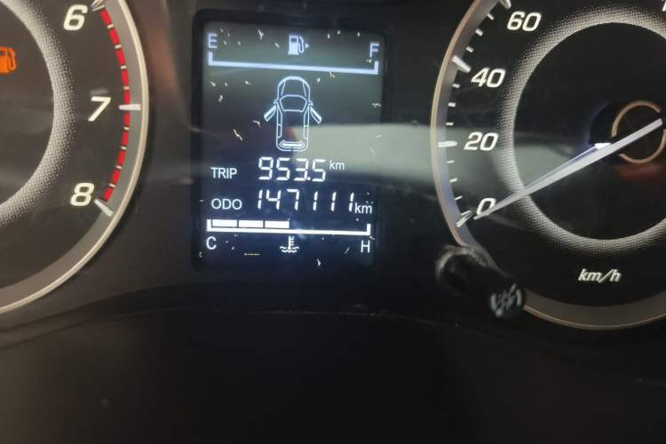 Used Baojun 560 2015 1.8L manual Comfort trim level Odometer Close Up