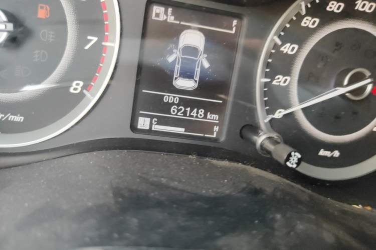 Used Baojun 560 2015 1.8L Manual Elite Edition Odometer Close Up