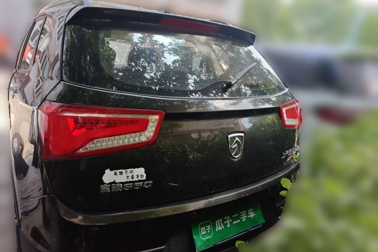Used Baojun 560 2015 1.8L manual luxury version Rear