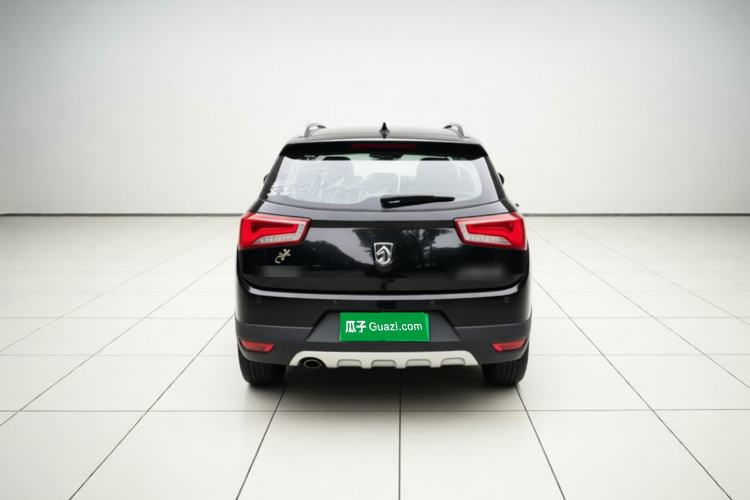 Used Baojun 560 2015 1.8L manual luxury version Rear