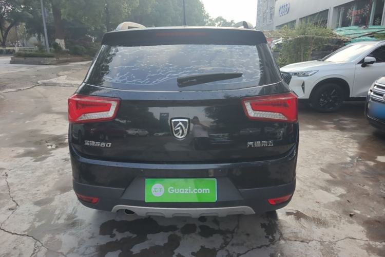 Used Baojun 560 2015 1.8L manual Comfort trim level Rear