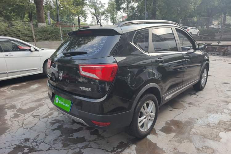 Used Baojun 560 2015 1.8L manual Comfort trim level Rear Right 45 Deg