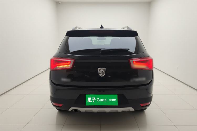 Used Baojun 560 2015 1.8L manual luxury version Rear
