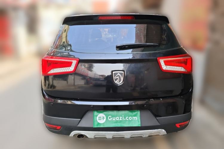 Used Baojun 560 2015 1.8L manual luxury version Rear