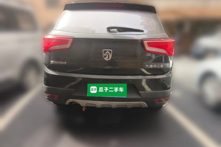 Used Baojun 560 2015 1.8L manual Comfort trim level Rear