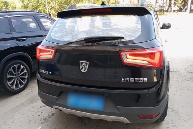 Used Baojun 560 2015 1.8L manual luxury version Rear