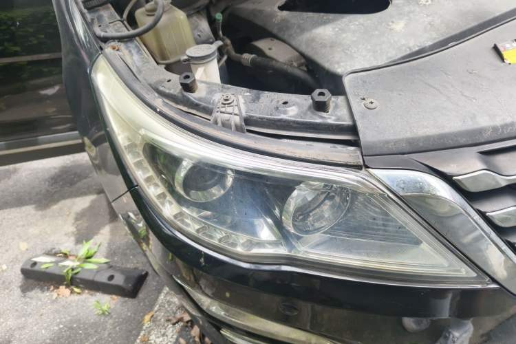 Used Baojun 560 2015 1.8L manual luxury version Right Front Headlight