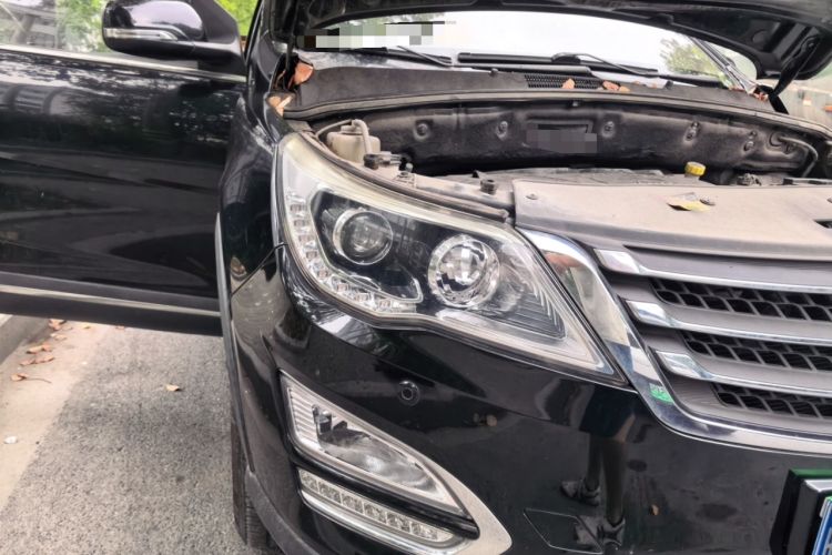 Used Baojun 560 2015 1.8L manual luxury version Right Front Headlight