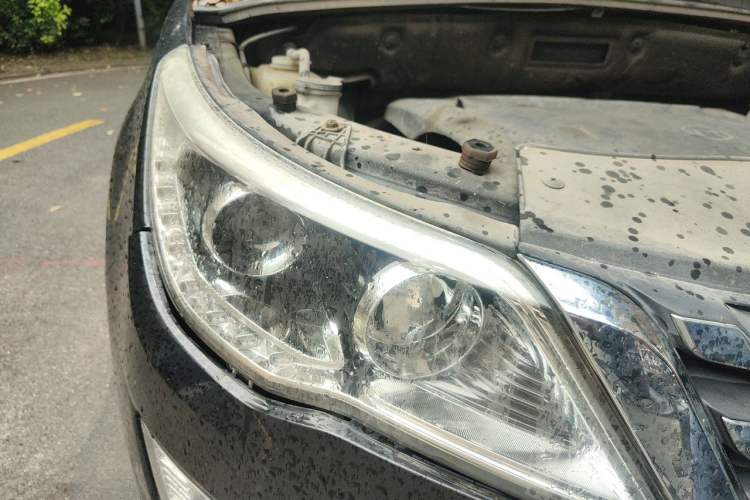 Used Baojun 560 2015 1.8L manual luxury version Right Front Headlight